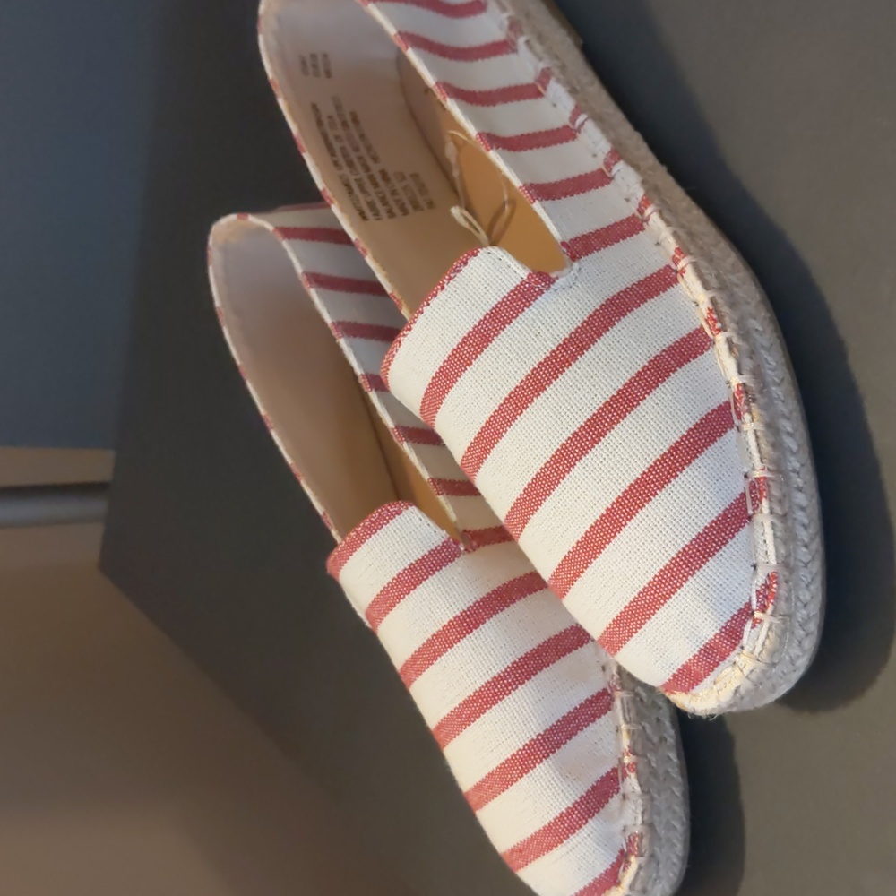 NWOT Time And Tru Women's red and white striped Espadrilles Size 7